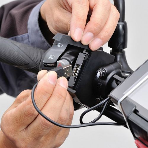 01-030-0215-0 Daytona Toma de corriente USB