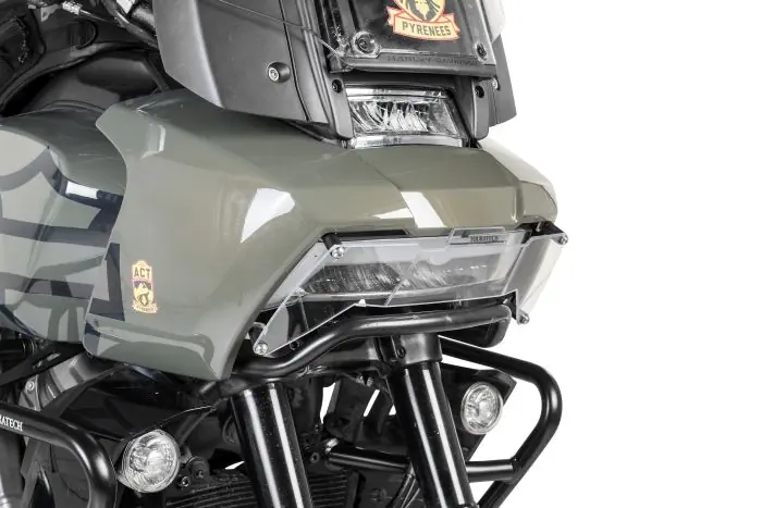 Headlight protector Makrolon with quick release fastener for